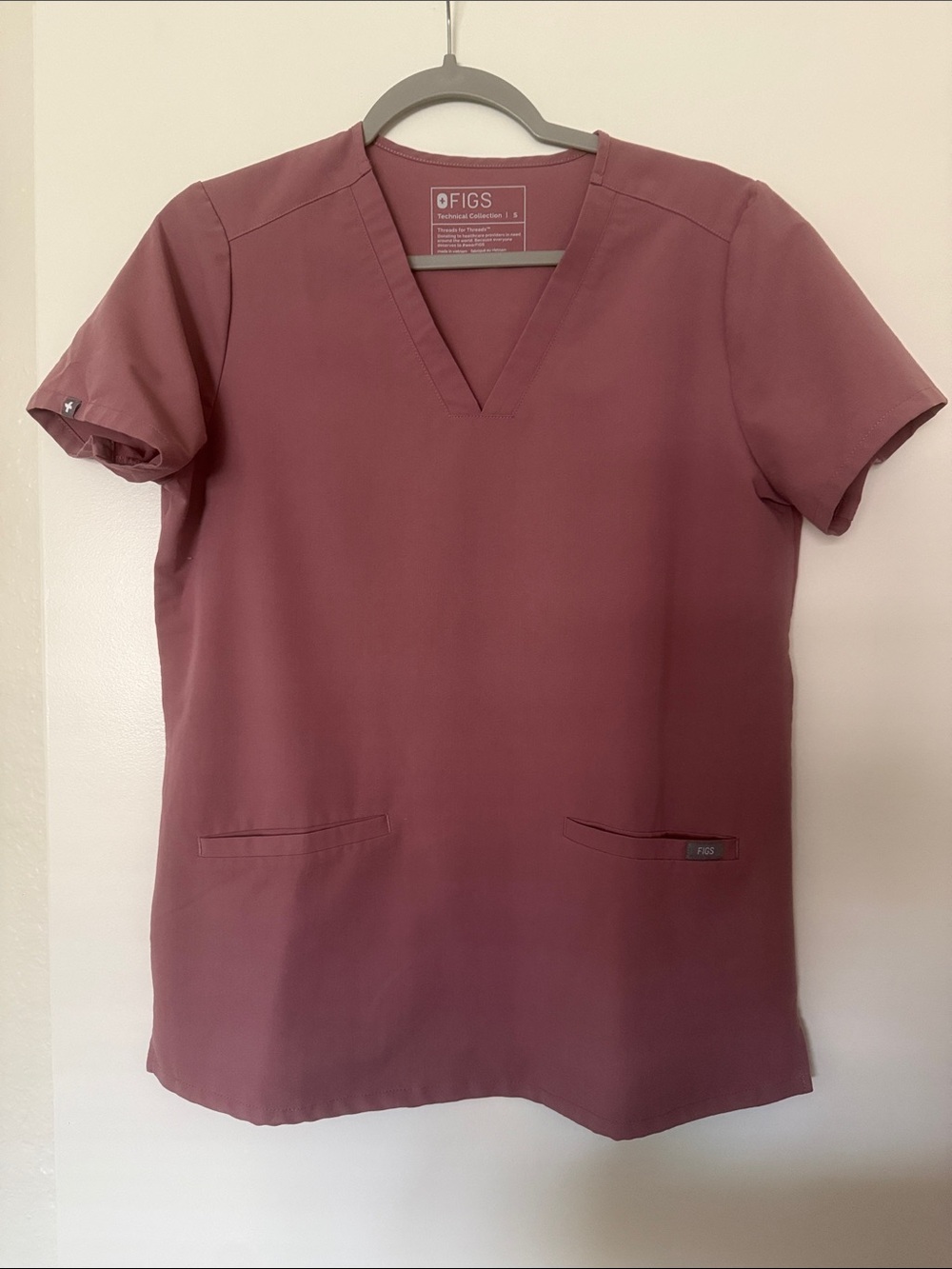 FIGS Casma Scrub Top in Mauve